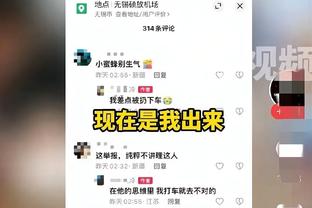 劫后余生，又逢大喜？迪亚斯父亲激动到站立不稳，被人从后扶住